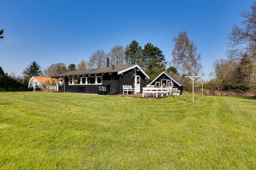  Cozy Holiday Home 450 M From The Water in Tranekær