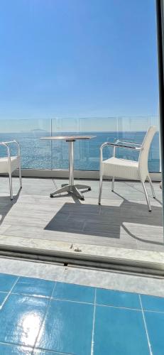 Deluxe Double Room with Balcony and Sea View image 7