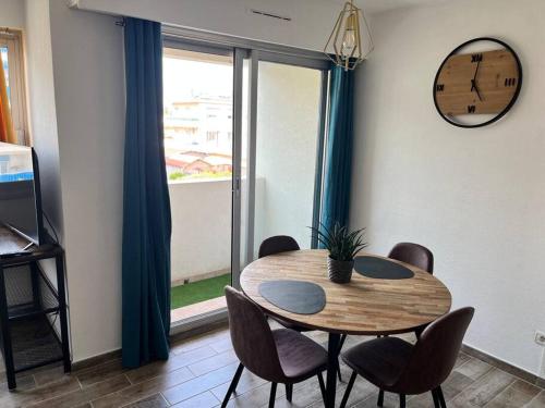 grand studio proche plage in La Fontonne