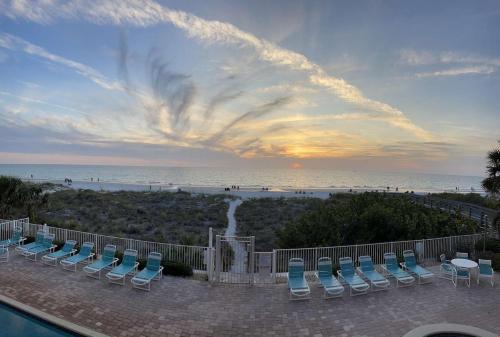 Oceanway 203 - Upscale Oceanfront Condo - 2BR and 2BA in Indian Rocks Beach (Florida)