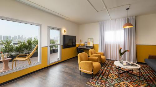 room detail thumbnail 0