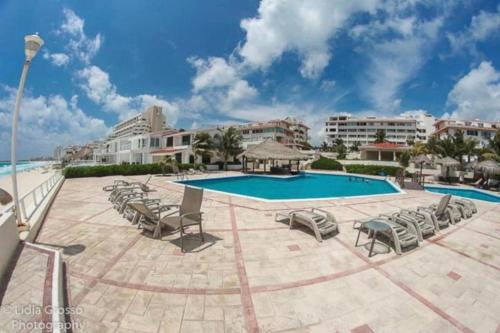 Apartamento en Zona Hotelera frente a la Playa Quintana Roo, México, Cancún (fotografie 3)