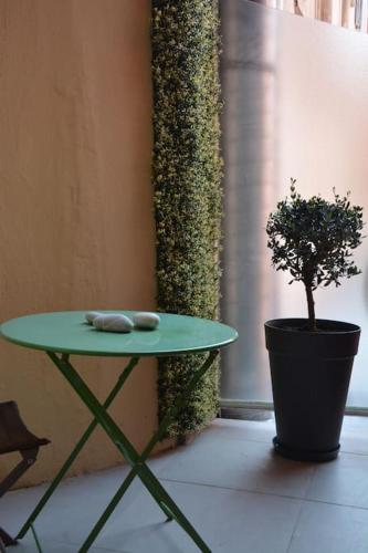S15 Staywiz us - L'atelier between SEA & PORT AC - Tap to explore photos