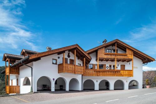 Chalet M - Apartment - Kastelruth / Castelrotto