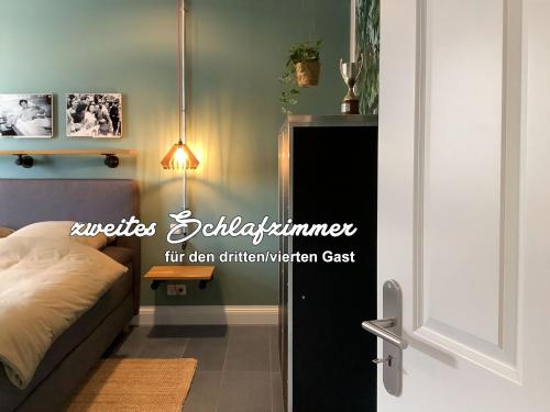 viel Platz, 2 große Schlafzimmer, Küche mit Essplatz, Balkon, nahe Centro & Arena 4