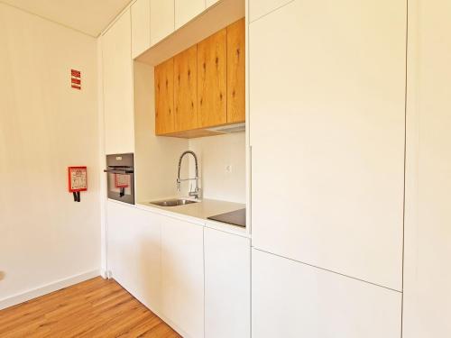 Kitchen, Apt MC - with pool in Alcantarilha