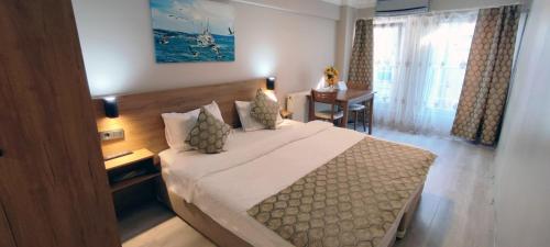1 double bed, 1 twin bed, 1 sofa bed