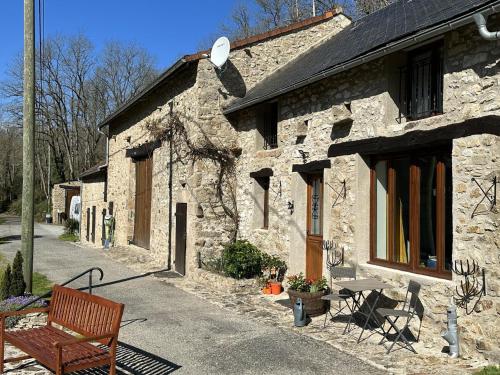 Cottage - The Moulin Treillard - Sleeps3 - Parking - Saint-Léger-Magnazeix