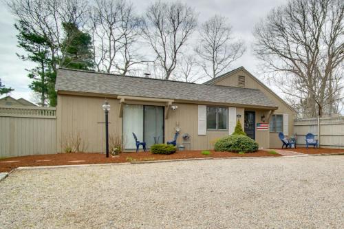 Charming Cape Cod Summer Home 2 Mi to Beach! - image 11