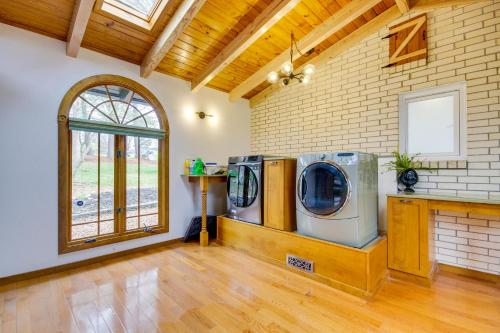 Sprawling Jefferson City Villa Indoor Pool, Creek