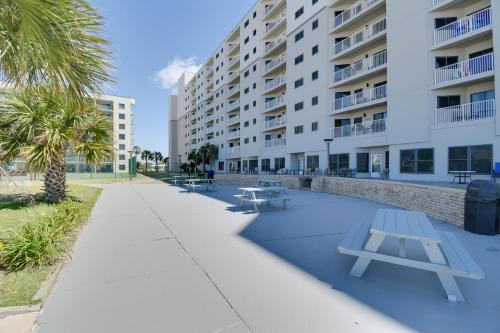 Gulf Highlands Getaway with 7 Pools and Beach Access - image 6