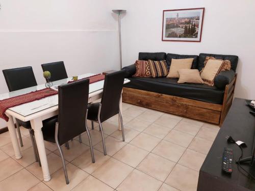 One-Bedroom Apartment image 1