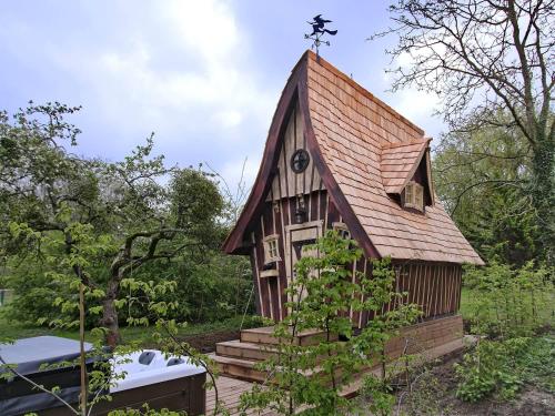 Kert, La cabane de Merlin in Les Molieres (Ile-de-France)