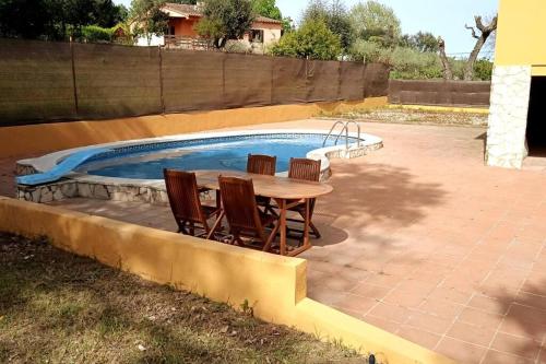 Balcó/terrassa, Casa independiente , piscina, naturaleza y relax in Anglès