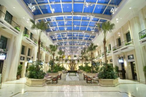 Lobby, Jianguo Hotspring Hotel in Jianguomen & Railway Station