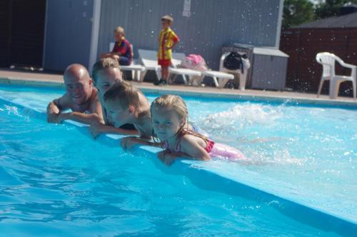 Swimming pool, Tornby Strand Camping Rooms in Hirtshals