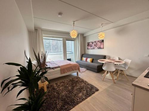 studio Finnoo Espoo next to metro, easy to reach Helsinki and Otaniemi, Aalto