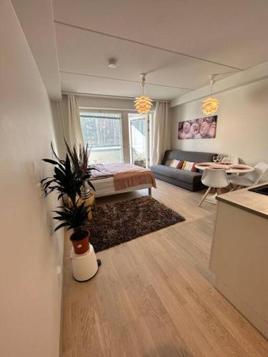 studio Finnoo Espoo next to metro, easy to reach Helsinki and Otaniemi, Aalto