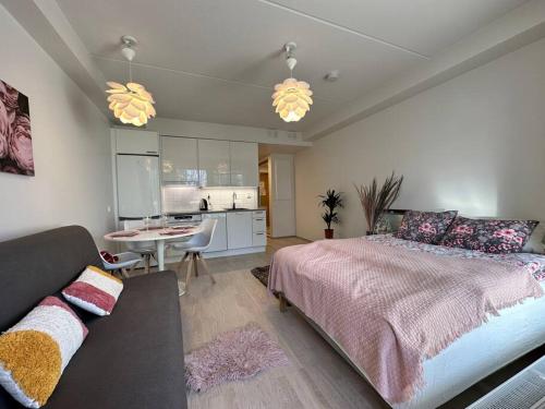 studio Finnoo Espoo next to metro, easy to reach Helsinki and Otaniemi, Aalto