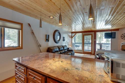 Cozy Streamside Studio 1 Mi From Taos Ski Resort! - image 11