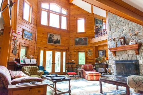 Honey Maple Grove BnB - Somers, NY