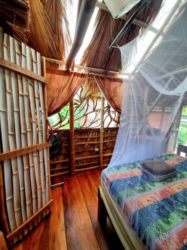 El Bamboo Cabins in 巴尔盖