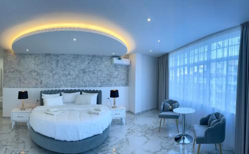 UJVARA HOTEL - main image
