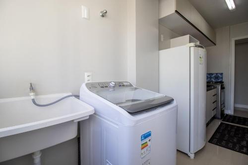 LUG143B - Próx a Roda Gigante, 2 Dorm, Climatizado, Cabeçudas (photo 6)
