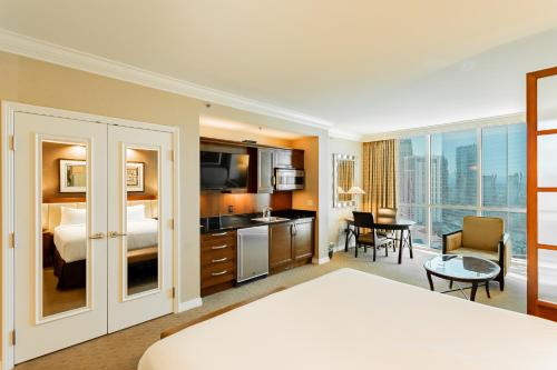 MGM Signature, Centrally Located, Strip Views NO RESORT FEE, Las Vegas (photo 6)