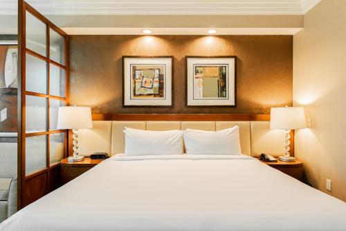 MGM Signature, Centrally Located, Strip Views NO RESORT FEE, Las Vegas (photo 3)