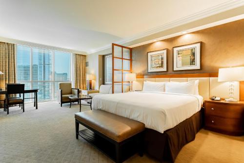 MGM Signature, Centrally Located, Strip Views NO RESORT FEE, Las Vegas (photo 4)
