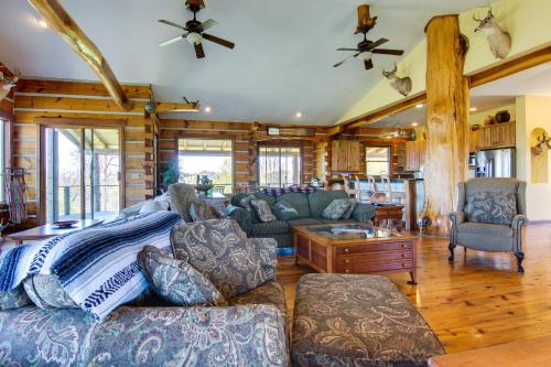 Rustic Marshall Getaway Mountain View and Fire Pit! in Marshall, USA