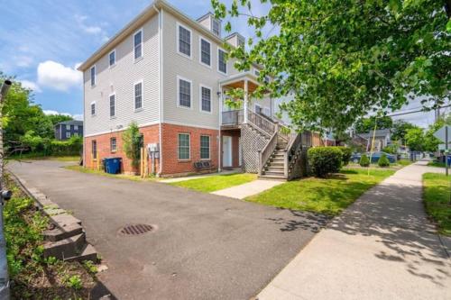 Gorgeous Waterfront 2:1 - 2 houses in 1 building.