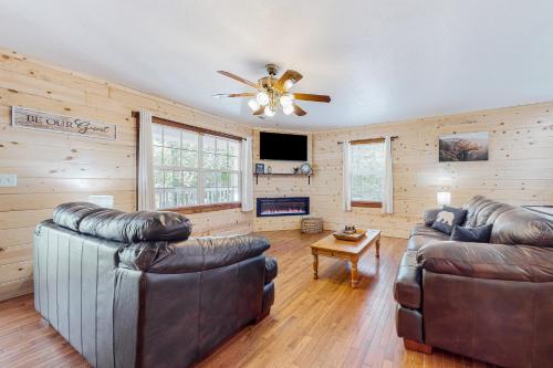 Ole Bud Cabin in Sevierville, USA