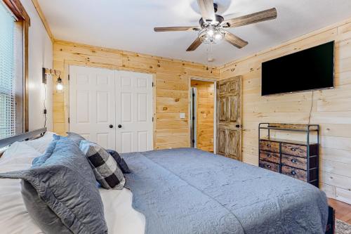 Ole Bud Cabin in Sevierville, USA