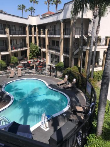 外部景觀, 奧蘭治縣約翰韋恩機場凱富套房酒店 (Comfort Inn & Suites Orange County John Wayne Airport) in 聖塔安那 (CA)