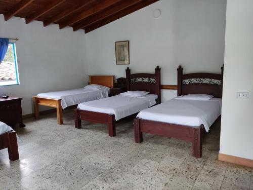 1 double bed, 3 twin beds