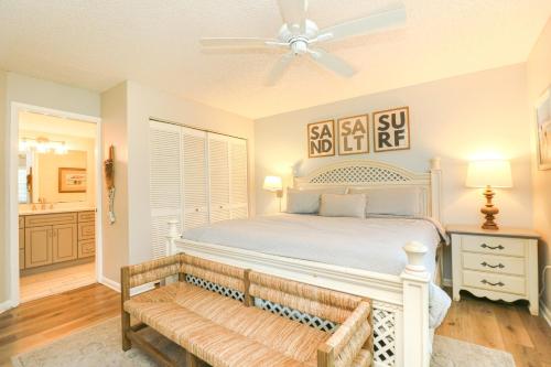 Ocean Village Club P12 - image 17