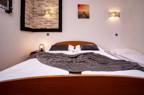 Two-Bedroom Apartment with Terrace image 10