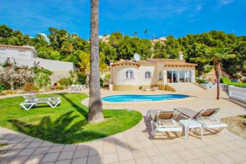 Three-Bedroom House room in Alldo - hill side with private pool in Moraira