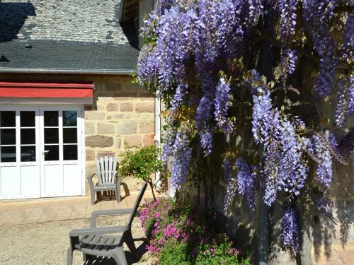 16th century house with private garden