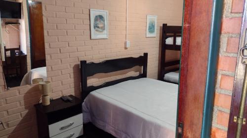 1 double bed, 1 bunk bed