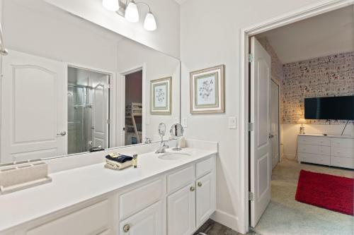 Coral Eagle at Solterra Resort by Shine Villas 415 villa in Davenport, USA