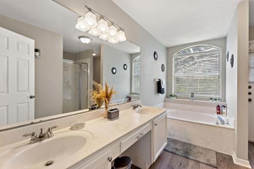 Magic Sunrise by Shine Villas #417 villa in Davenport, USA