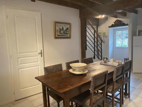 Gîte Saint-Priest-d'Andelot, 2 pièces, 2 personnes - FR-1-489-410