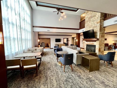Staybridge Suites Milwaukee West-Oconomowoc, an IHG hotel - Hotel - Oconomowoc