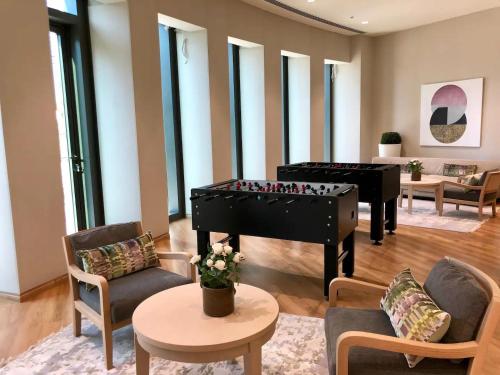 Prestige Living 1BR with Full Burj Khalifa View by Auberge - image 3