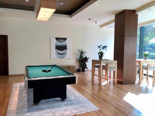 Prestige Living 1BR with Full Burj Khalifa View by Auberge - image 13