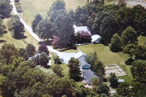 . Private Lakeview Cottage and 2 Farmhouse Apartments near Rt 80 easy to NYC