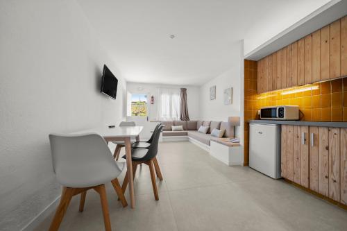 卡里納酒店 (Hotel Calina) in 卡達格